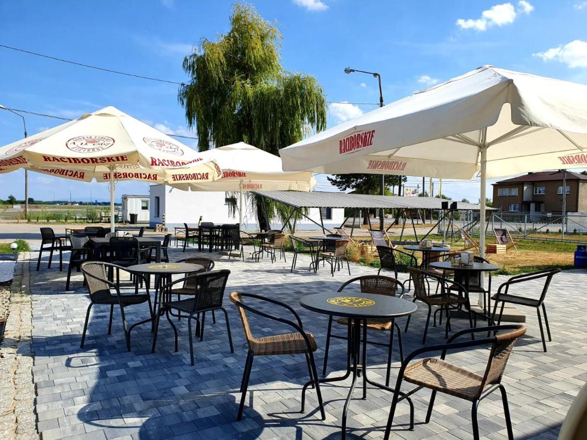 Przystanek Roszkow -Noclegi I Restauracja 외부 사진